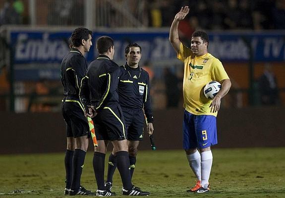 Ronaldo en un homenaje de la Confederación Brasileña de Fútbol.