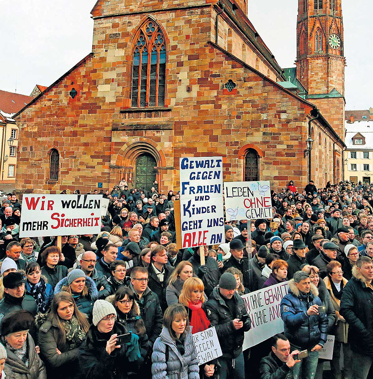 Manifestación en una ciudad alemana contra la presunta violencia de los refugiados.