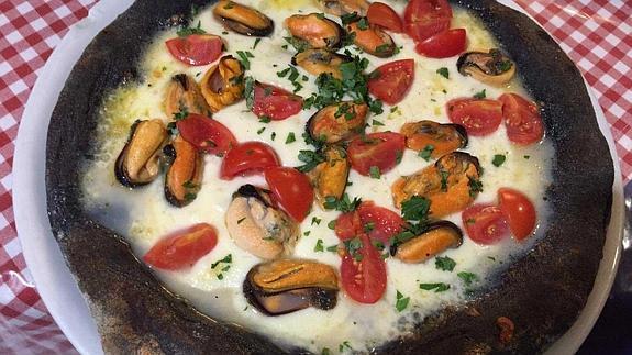 Pizza con mejillones.