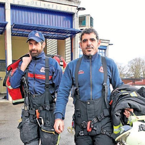 Iñigo e Iker, en Aguirrelanda tras su regreso a Vitoria. 