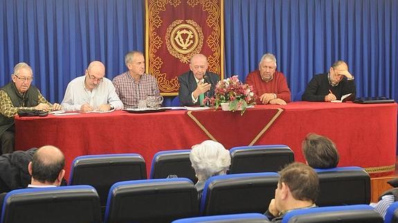 Asamblea celebrada en el Círculo Vitoriano.
