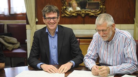 Gorka Urtaran y Borja Belandia, en la primera junta de portavoces de la legislatura. 