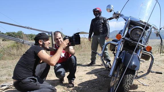 Luis Vil, en la imagen en una grabación anterior, llevará "escición" a Cannes