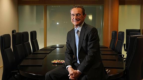 El consejero Ángel Toña, en el Parlamento vasco. 