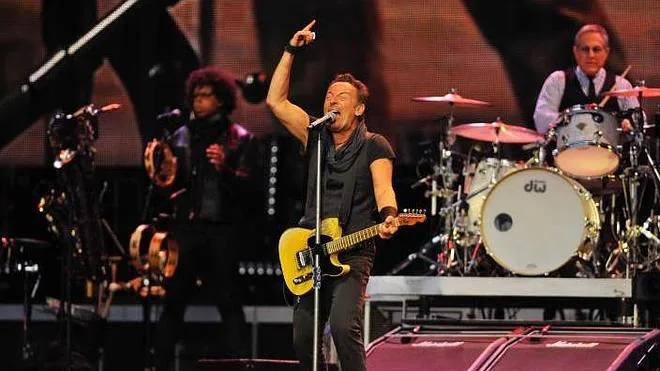 Bruce Springsteen, al comienzo de su concierto en San Sebastián.