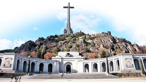 El Valle de los Caídos, excavado en el interior de una montaña, comenzó a construirse en 1940 con presos republicanos.