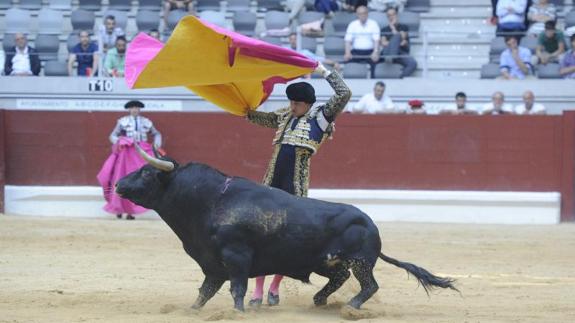 Roca, durante su faena. 