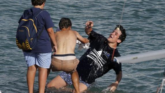 Froilán también acaba en las aguas de Mallorca tras el curso de vela en Calanova.