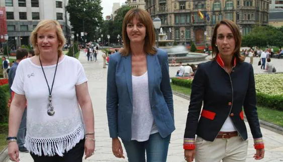 Susana Corcuera, Idoia Mendia y Natalia Rojo antes del Comité Nacional Extraordinario del PSE-EE.