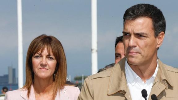 La secretaria general del PSE, Idoia Mendía, junto Pedro Sanchez, en un mitin de la última campaña electoral vasca. 