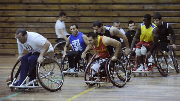 BSR Bidaideak Txurdinagako kiroldegian entrenatzen du.