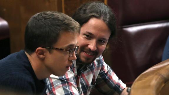 Los diputados de Unidos Podemos Íñigo Errejón y Pablo Iglesias. 