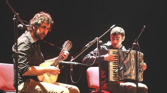La actuación del dúo burgalés Fetén Fetén fue un éxito el pasado año.