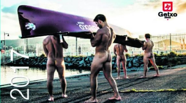 Getxo Arraun saca a la venta un calendario de remeros al desnudo