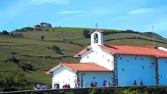La ermita de San Telmo es el escenario elegido para las campanadas vascas. 