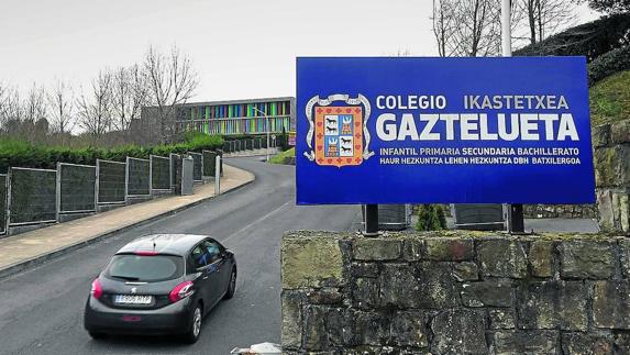 Accesos al colegio Gaztelueta.