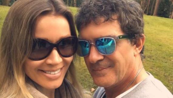 La pareja posó así de contenta ayer en las redes sociales.