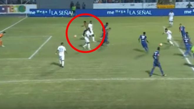 Lo nunca visto: doble gol en Honduras