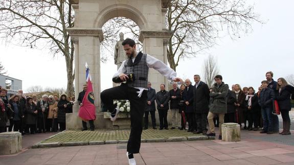 Aurresku en honor a San Prudencio. 