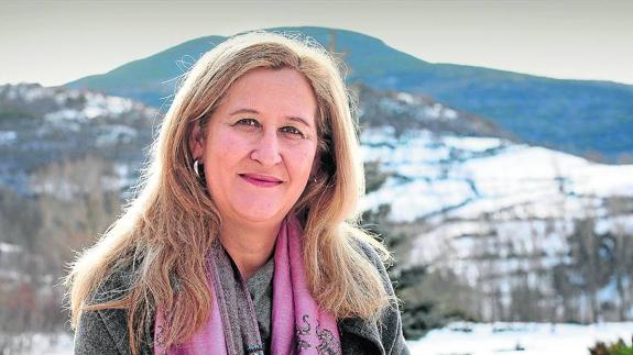 La escritora Luz Gabás presentó su nueva novela en el nevado valle de Benasque (Huesca).