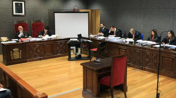 Imagen de una sala de vistas en un juzgado de Bilbao.