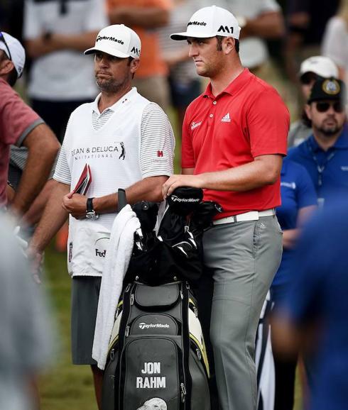 Rahm espera el turno de salida en la última jornada del Dean&DeLuca Invitational.