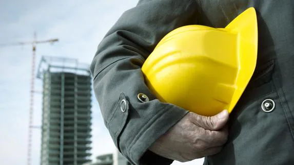 Cuatro de cada 10 empleos perdidos durante la crisis pertenecían a la construcción en Euskadi.