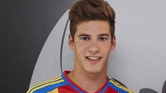 Santi Mina.