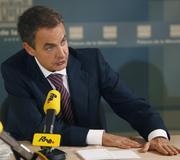 Zapatero asegura que si gana las elecciones volverá a "trabajar por el fin de la violencia"