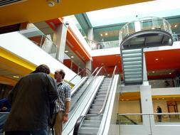 iImagen del centro comercial Los Fueros./ Archivo