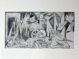 Uno de los  42 bocetos sobre papel del 'Guernica' de Picasso./ Archivo