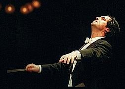 Muti, dirigiendo la Orquesta Filarmónica de Viena