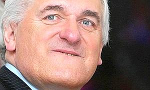 El exprimer ministro irlandés Bertie Ahern. /Ap