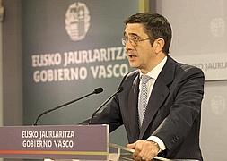 López advierte de que el Ejecutivo se ve obligado a "intervenir"./ B. Castillo