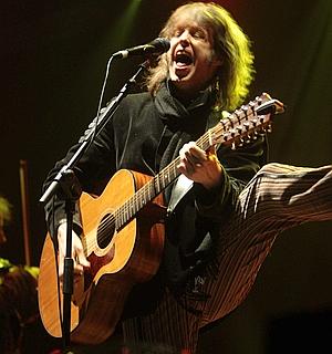 Mike Scott durante un concierto./ Fernando Díaz. Vídeo: The Waterboys interpretando 'Fisherman?s Blues' en directo en 1986