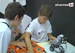 Miles de niños crean robots, videojuegos y aplicaciones./ Lara Bermúdez / Zuriñe Palacio.