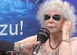 La Duquesa de Alba, cantando./ diariovasco.com