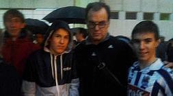 Bielsa hace cola en Anoeta para ver el Euskal Selekzioa-Bolivia