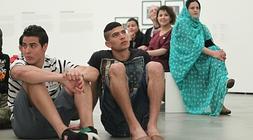 Inmigrantes residentes en Bizkaia visitan el Guggenheim./ MItxel Atrio