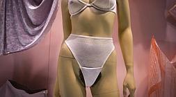 Uno de los maniquíes de American Apparel. /Reuters