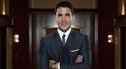 Miguel Ángel Silvestre protagoniza la serie de época 'Velvet'./M. Fernández Valdés