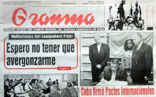 En portada. Primera página de 'Granma' con el texto de Fidel. / efe