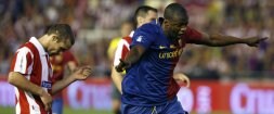 Touré celebra el soberbio gol del empate después de tres regates y un gran disparo, que supuso el inicio del control catalán del partido. / REUTERS