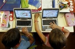 Todos los alumnos de quinto de Primaria tendrán un ordenador portátil. / REUTERS
