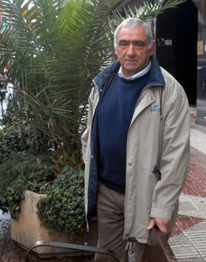 Teodoro Martínez Sánchez, ayer, en la calle Vara de Rey de Logroño. ::
ALFREDO IGLESIAS
