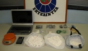 Alijo de droga decomisado por la Ertzaintza.