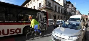 El Ayuntamiento de Gernika estudia el proyecto de viabilidad que definirá un circuito de carriles-bici en la villa foral. ::
MAIKA SALGUERO