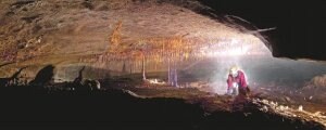 La cueva de Goikoetxe tiene tres kilómetros de longitud. ::
FOTOS: ADES