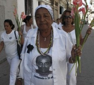 Marcha por Orlando Zapata, muerto en la cárcel en 2010. ::                             EFE