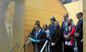 El presidente de la Audiencia de Bizkaia, Angel Gil, recuerda a Lidón, en presencia de su familia y de miembros de la judicatura. ::                         IGNACIO PÉREZ